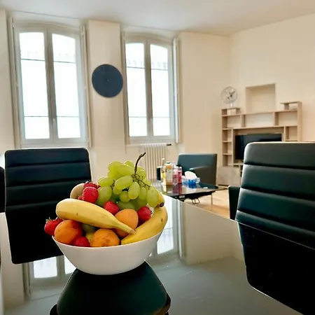 Champs Elysees 3 * Paris